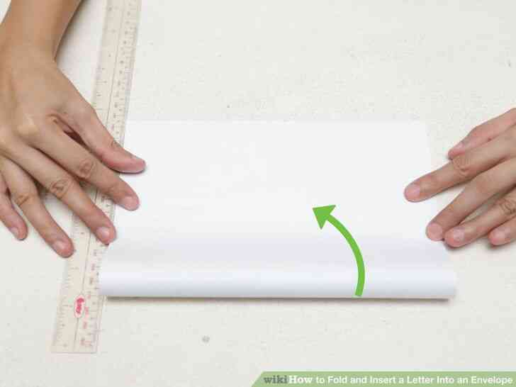 Image intitulée Plier et Insérer une Lettre Dans une Enveloppe à l
